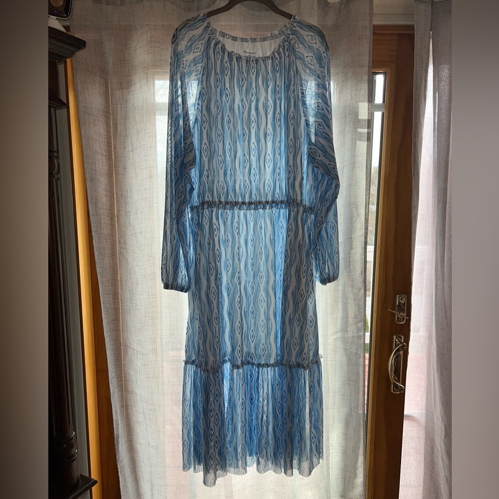 Women’s Elegant Blue Patterned Dress size XL